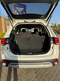 2020 Mitsubishi Outlander 2.4L Petrol SUV, photo 5