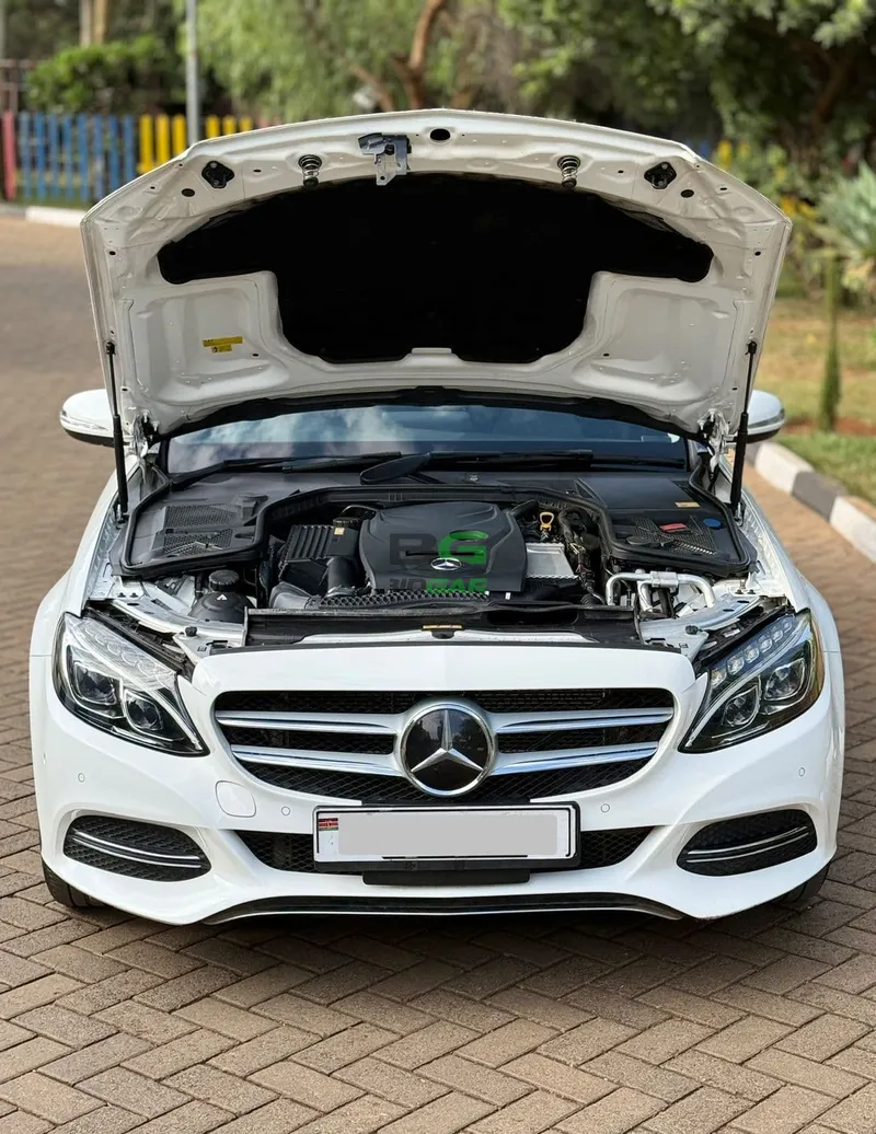2018 Mercedes-Benz C200 2L Petrol Sedan, photo 3
