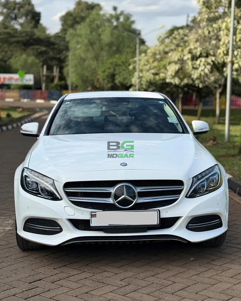 2018 Mercedes-Benz C200 2L Petrol Sedan, photo 2