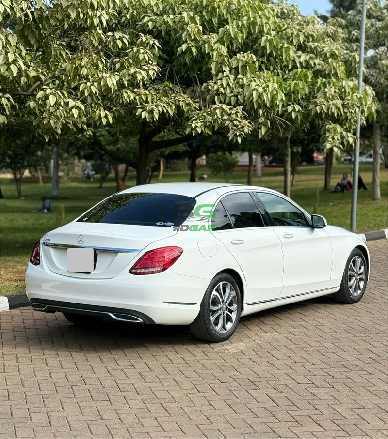 2018 Mercedes-Benz C200 2L Petrol Sedan, photo 4