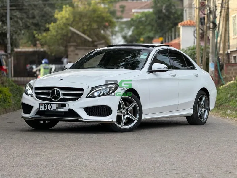 2018 Mercedes-Benz C200 AMG 2L Petrol Sedan, photo 2