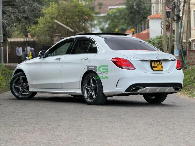2018 Mercedes-Benz C200 AMG 2L Petrol Sedan, photo 4
