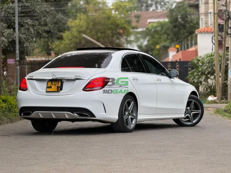 2018 Mercedes-Benz C200 AMG 2L Petrol Sedan, photo 3