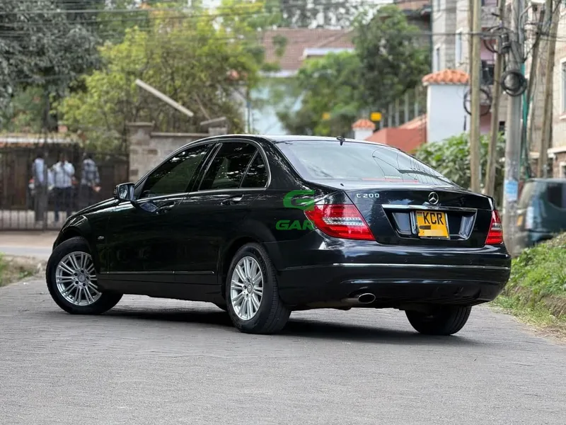 2012 Mercedes-Benz C200 1.8L Petrol Sedan, photo 2