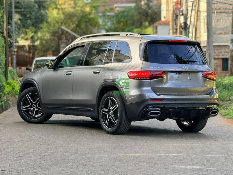 2021 Mercedes-Benz GLB 200 1.4L Petrol SUV, photo 4