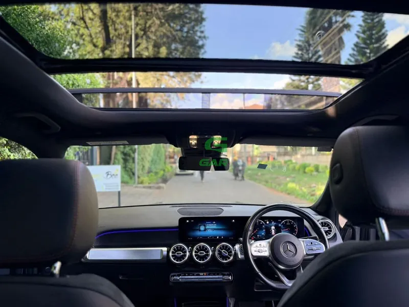 2021 Mercedes-Benz GLB 200 1.4L Petrol SUV, photo 7