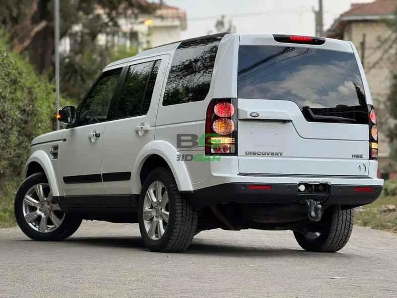 2015 Land Rover Discovery HSE 3L Petrol SUV, photo 4