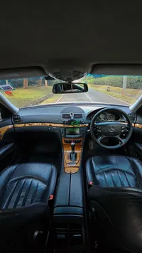2009 Mercedes-Benz E300 2L Petrol Sedan, photo 8