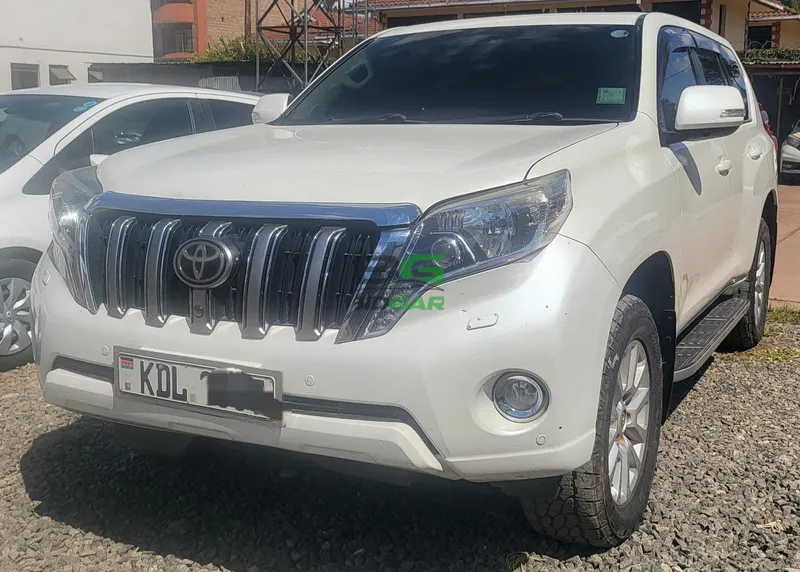 2015 Toyota Land Cruiser Prado TZG 2.8L Diesel SUV, photo 3