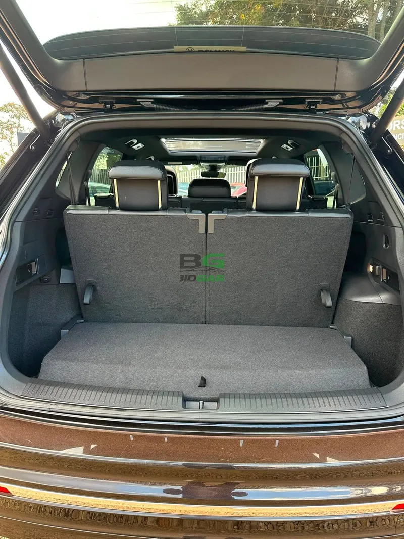 2020 Volkswagen Tiguan R-LINE ALLSPACE 2L Petrol SUV, photo 9