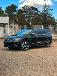 2020 Volkswagen Tiguan R-LINE ALLSPACE 2L Petrol SUV, photo 3