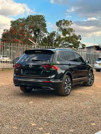 2020 Volkswagen Tiguan R-LINE ALLSPACE 2L Petrol SUV, photo 4