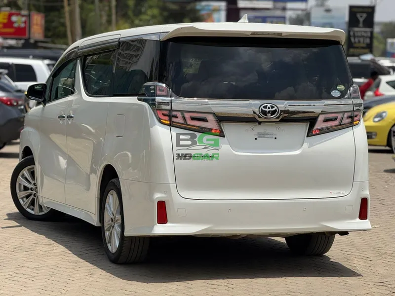 2019 Toyota Vellfire Petrol MPV, photo 3