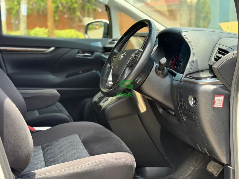 2019 Toyota Vellfire Petrol MPV, photo 7