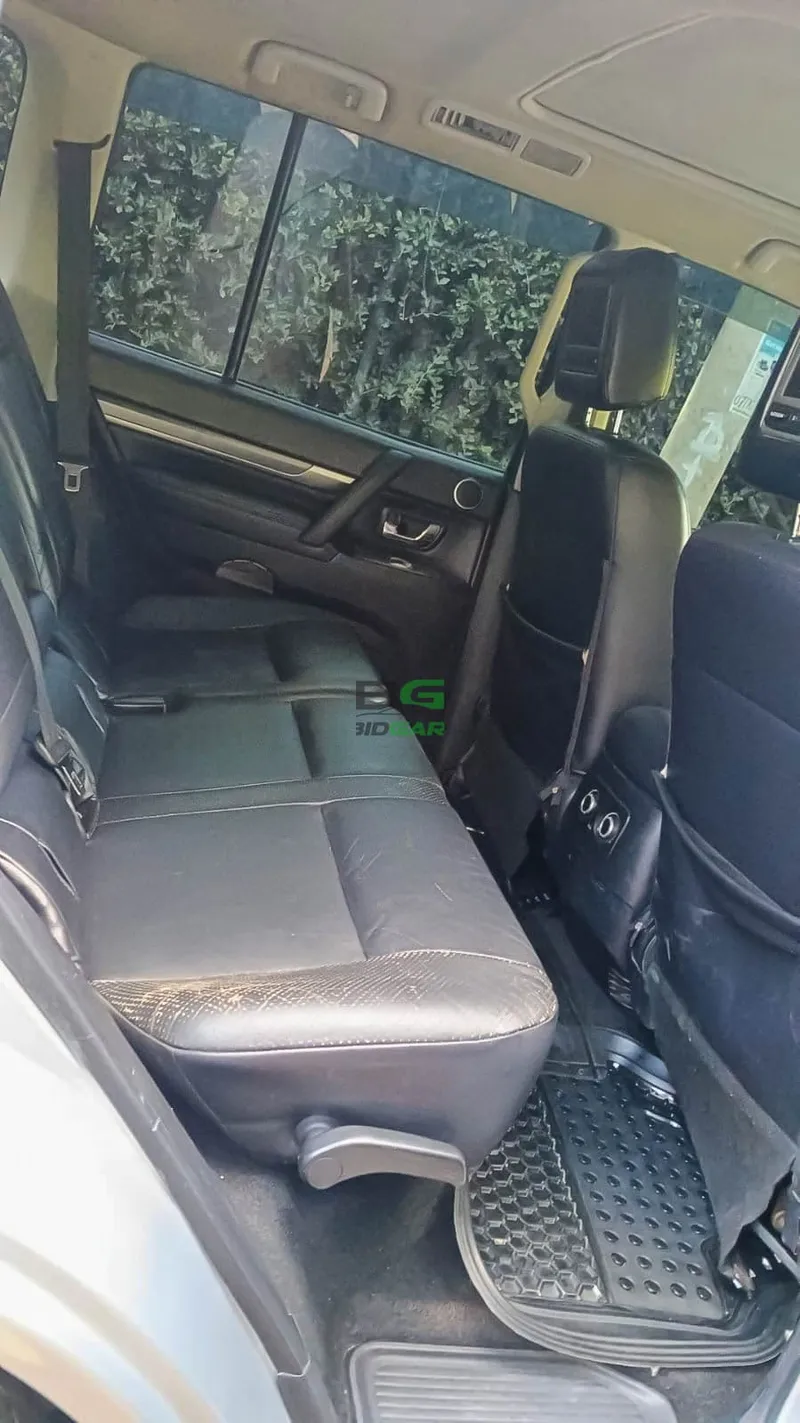 2011 Mitsubishi Pajero 3.2L Diesel SUV, photo 8