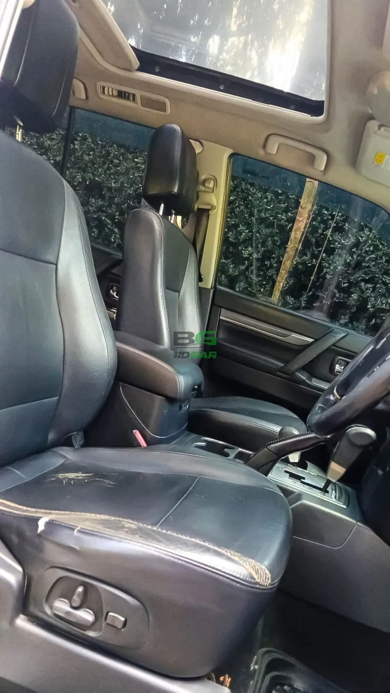 2011 Mitsubishi Pajero 3.2L Diesel SUV, photo 5