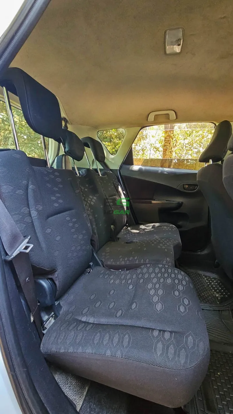 2013 Toyota Ractis 2L Petrol Hatchback, photo 8