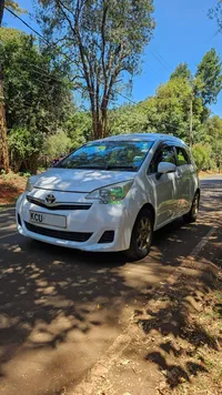 2013 Toyota Ractis 2L Petrol Hatchback, photo 2