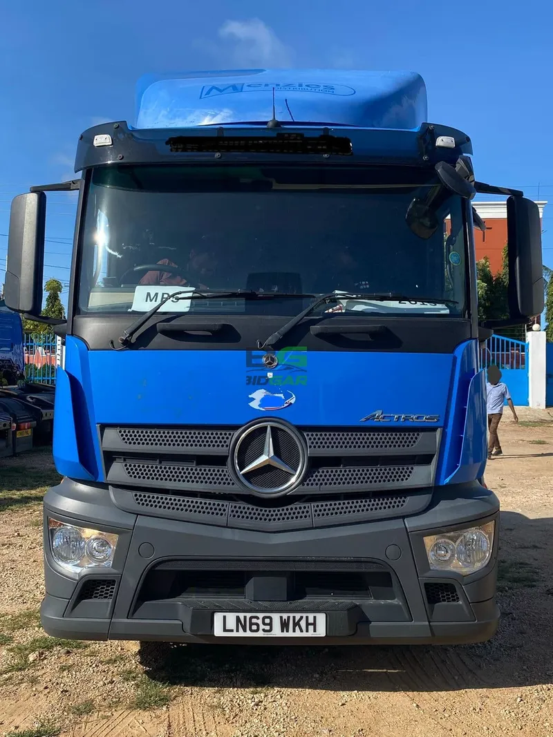2019 Mercedes-Benz Actros 11L Diesel Truck, photo 3