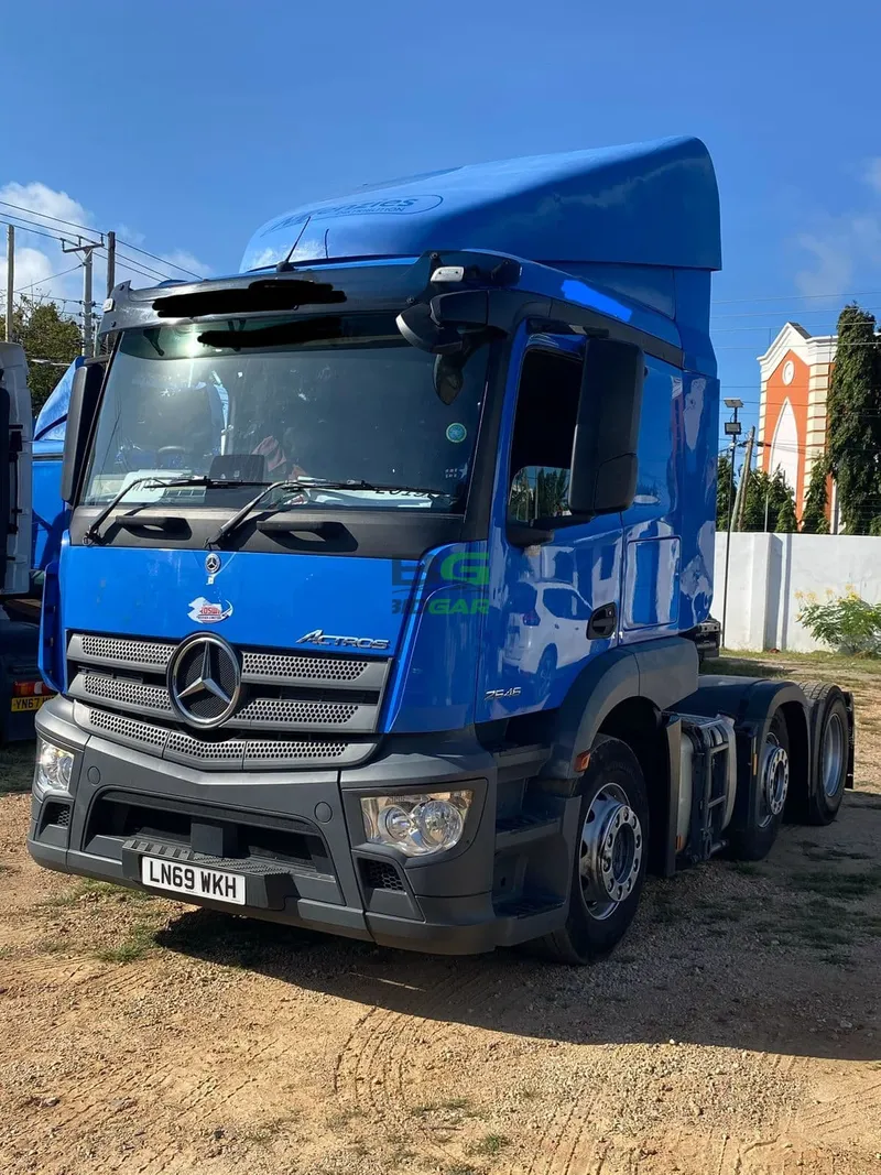 2019 Mercedes-Benz Actros 11L Diesel Truck, photo 2