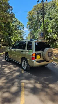 2000 Suzuki Escudo 2L Petrol SUV, photo 3