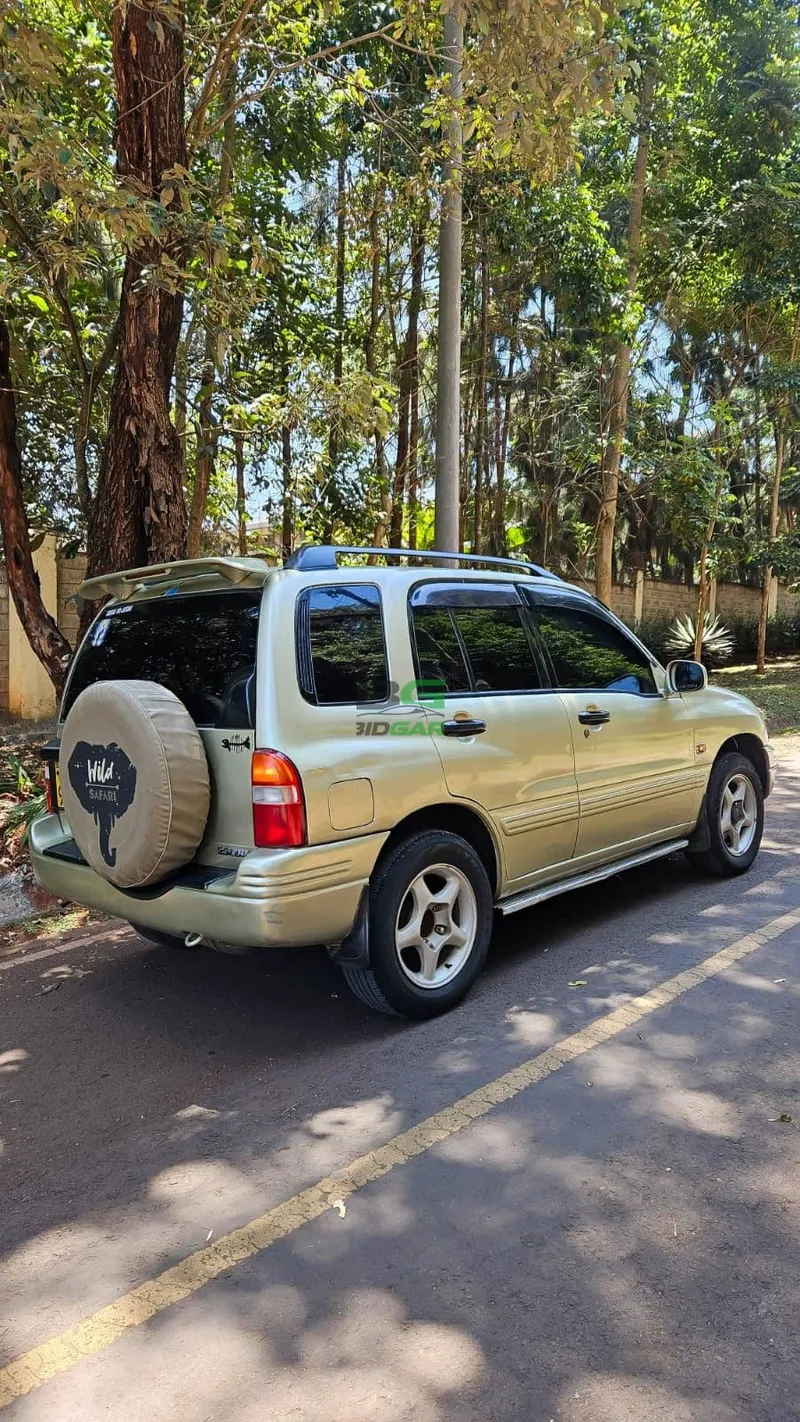 2000 Suzuki Escudo 2L Petrol SUV, photo 4