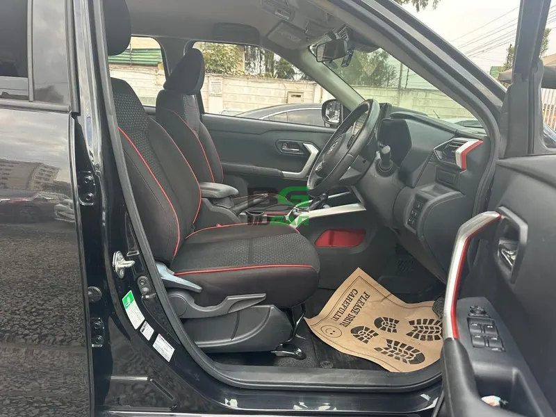 2020 Toyota Raize Z 1L Petrol Hatchback, photo 5
