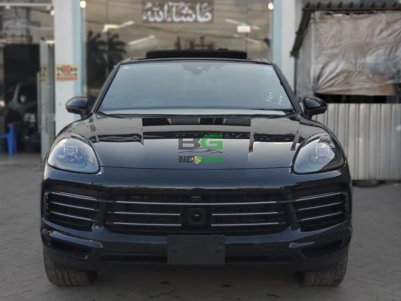 2019 Porsche Cayenne 3L Petrol SUV, photo 2