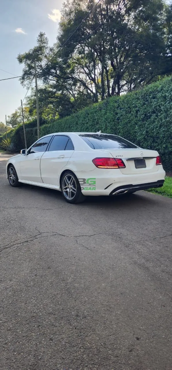 2016 Mercedes-Benz E220 Bluetec W212 2.1L Diesel Sedan, photo 2