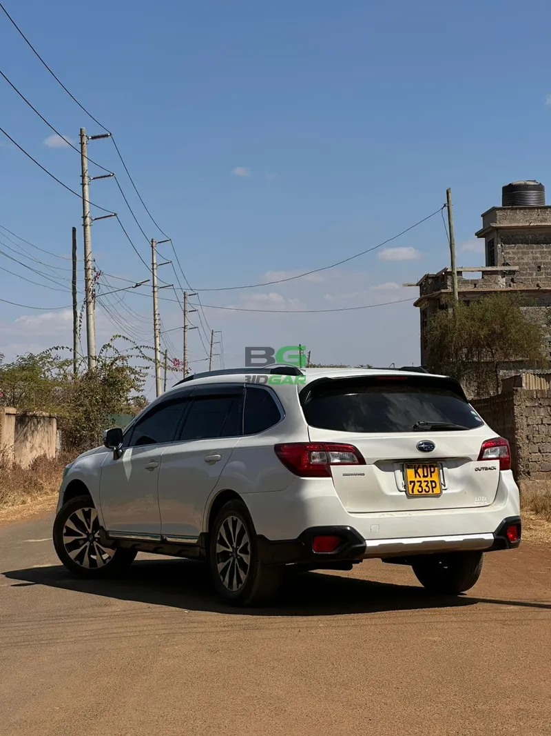 2016 Subaru Outback 2.5L Petrol, photo 4