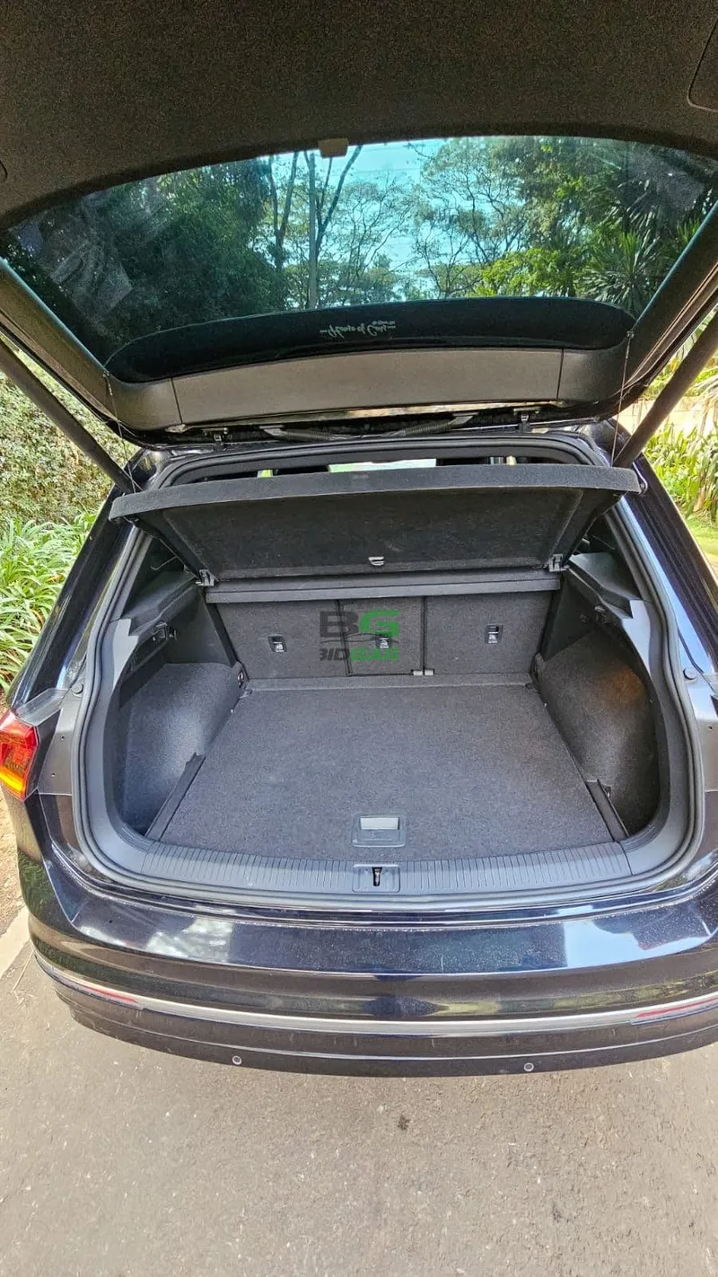 2019 Volkswagen Tiguan R-LINE 2L Diesel SUV, photo 10