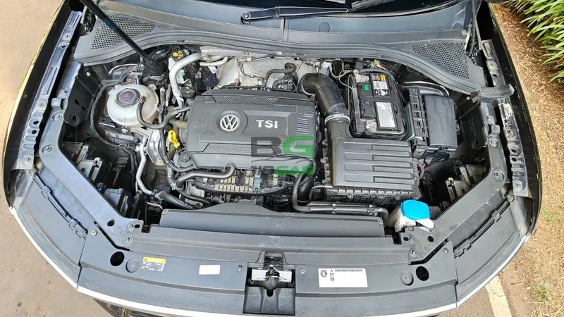 2019 Volkswagen Tiguan R-LINE 2L Diesel SUV, photo 9