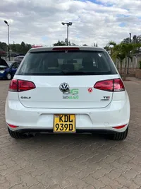 2015 Volkswagen Golf 1.4L Petrol Hatchback, photo 4
