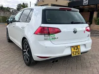 2015 Volkswagen Golf 1.4L Petrol Hatchback, photo 3