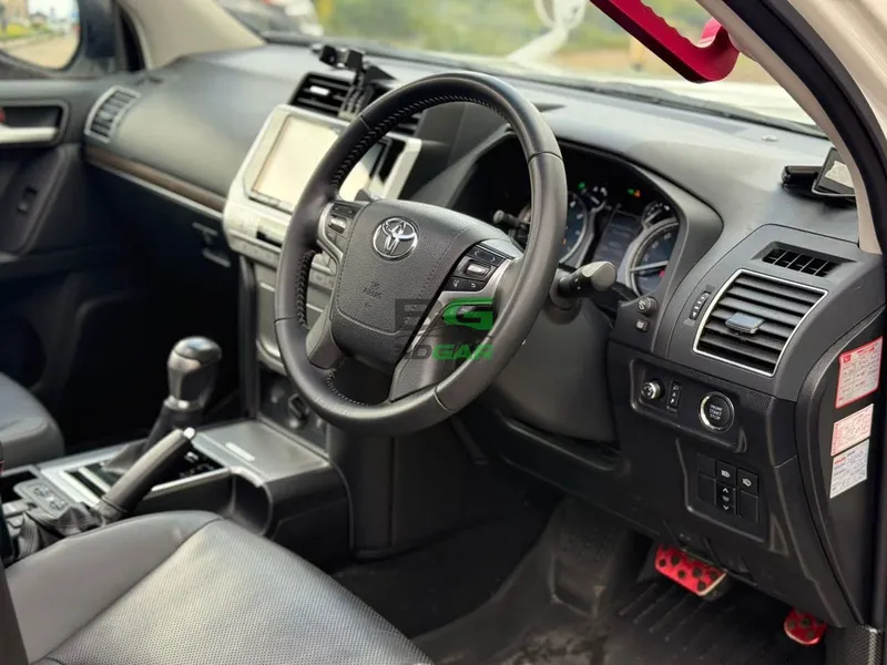 2022 Toyota Land Cruiser Prado TX-L Petrol SUV, photo 5