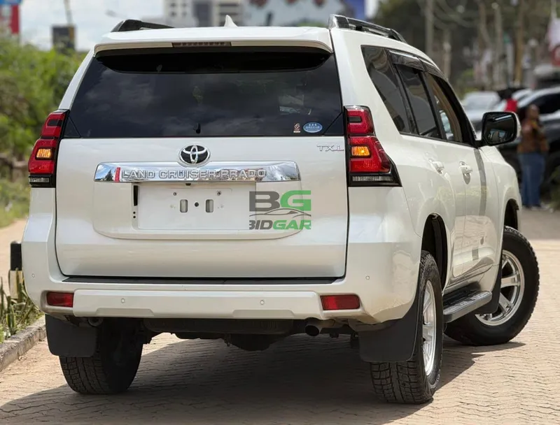 2020 Toyota Land Cruiser Prado TX-L Petrol SUV, photo 3