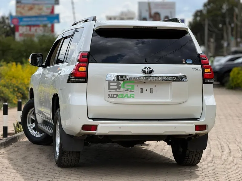 2020 Toyota Land Cruiser Prado TX-L Petrol SUV, photo 4