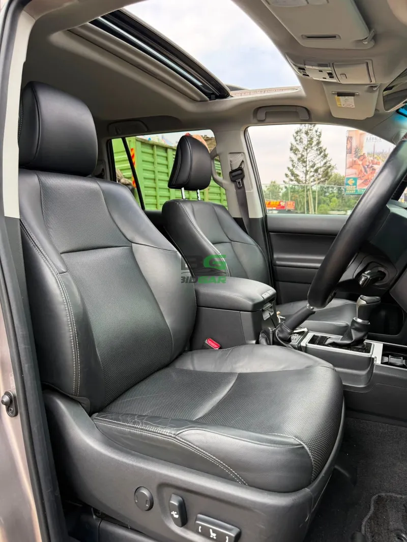 2019 Toyota Land Cruiser Prado Petrol SUV, photo 7