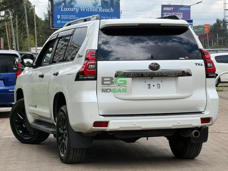 2022 Toyota Land Cruiser Prado TX-L TRD Petrol SUV, photo 2