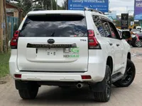 2022 Toyota Land Cruiser Prado TX-L TRD Petrol SUV, photo 4