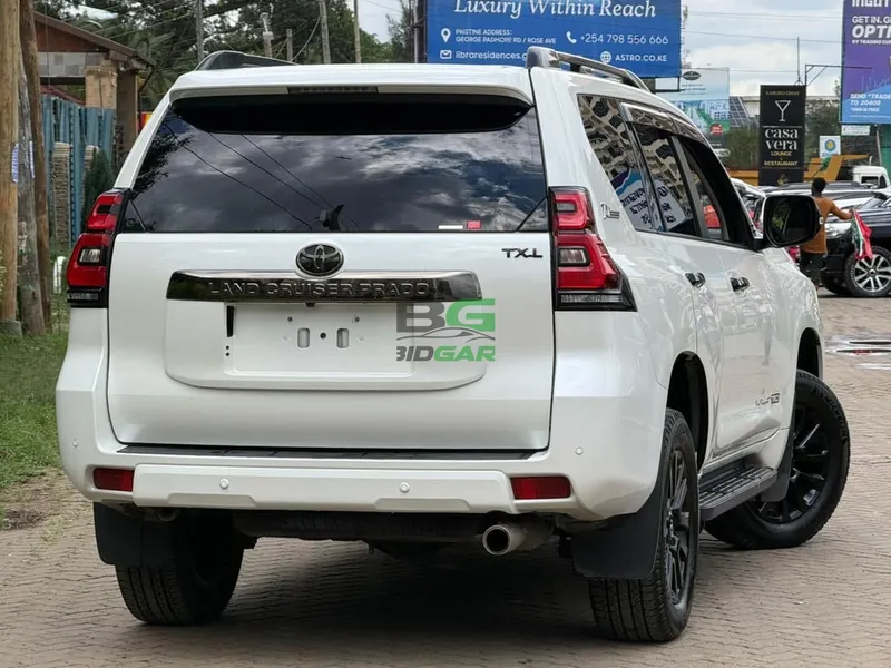 2022 Toyota Land Cruiser Prado TX-L TRD Petrol SUV, photo 4