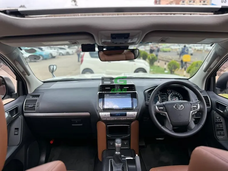 2022 Toyota Land Cruiser Prado TX-L TRD Petrol SUV, photo 5