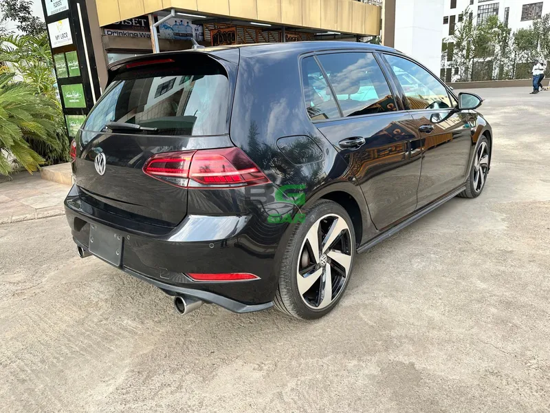 2018 Volkswagen Golf GTI MK7.5 2L Petrol Hatchback, photo 3