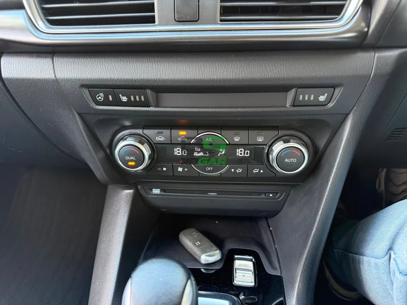 2019 Mazda Axela 1.5L Petrol Hatchback, photo 5