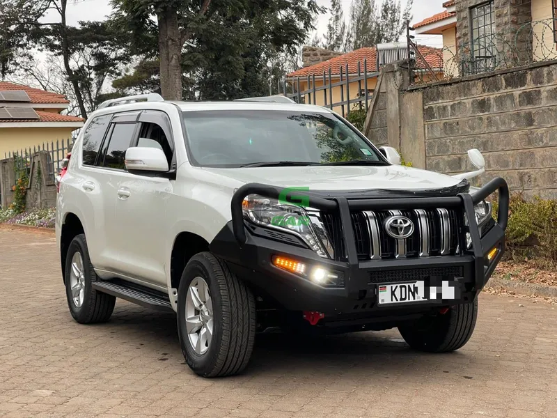 2016 Toyota Land Cruiser TX 2.8L Diesel SUV, photo 2