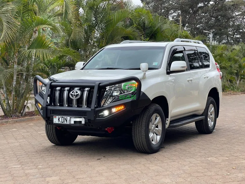 2016 Toyota Land Cruiser TX 2.8L Diesel SUV, photo 3