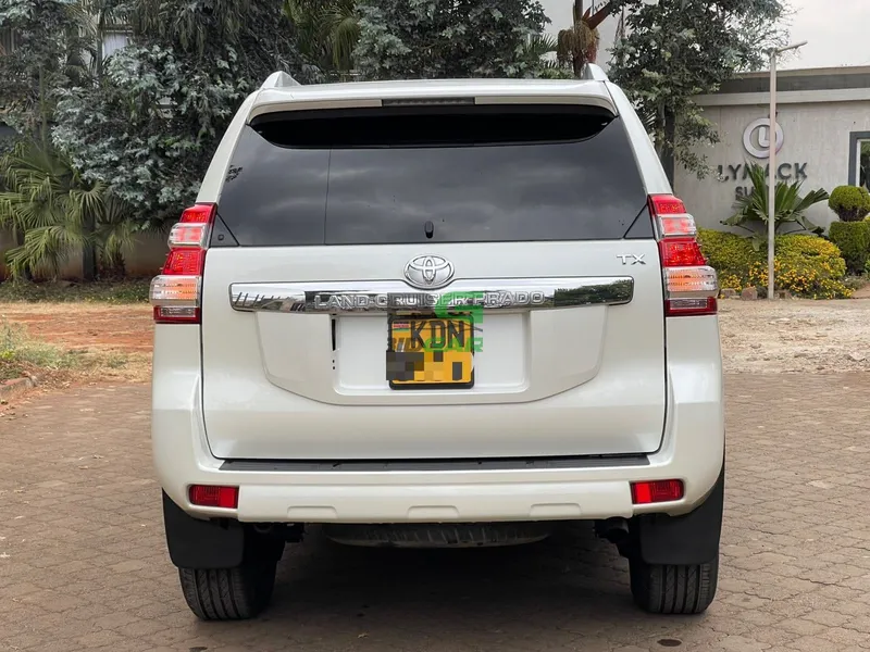 2016 Toyota Land Cruiser TX 2.8L Diesel SUV, photo 6