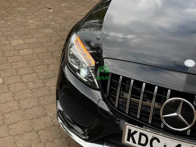 2016 Mercedes-Benz C200 AMG LINE W205 2L Petrol Sedan, photo 3