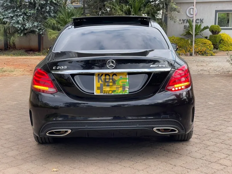 2016 Mercedes-Benz C200 AMG LINE W205 2L Petrol Sedan, photo 4