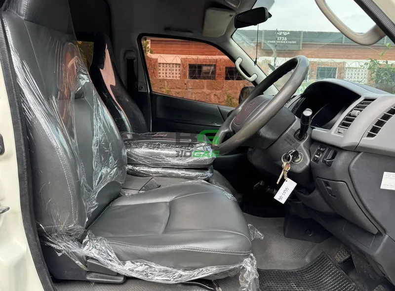 2019 Toyota Hiace 9L 2.5L Diesel Van, photo 7